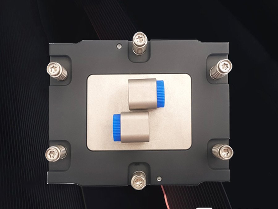 SP5 CPU 液冷板，紫铜微通道，弹簧扣具，550 W，东吉热控